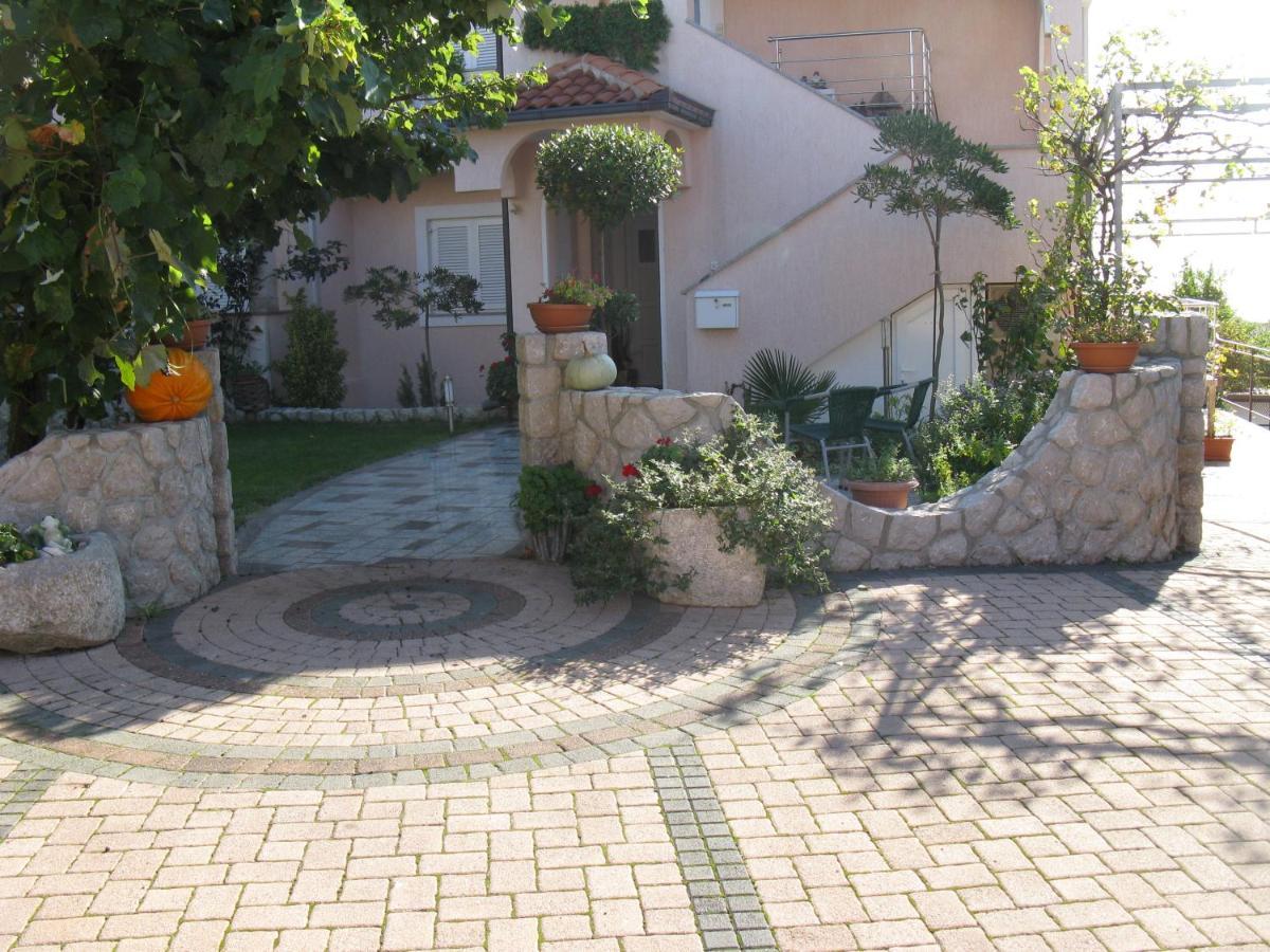 Apartamento Apartman Ljubica 4 Krk Town Exterior foto
